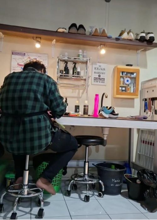 Kursus Cuci Sepatu Kursus Cuci Sepatu