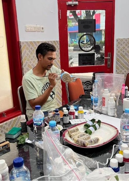 Kursus Cuci Sepatu Cirebon Kursus Cuci Sepatu Cirebon